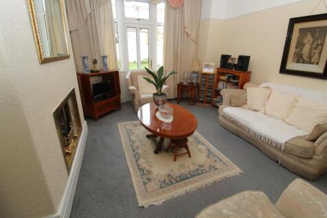 Sitting Room1.JPG