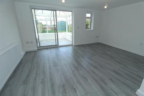 Family Room.JPG