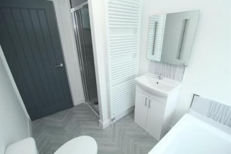 Bathroom.JPG