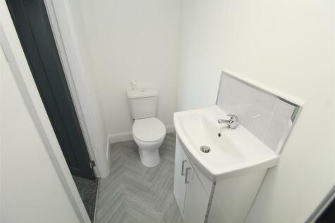 Ensuite.JPG