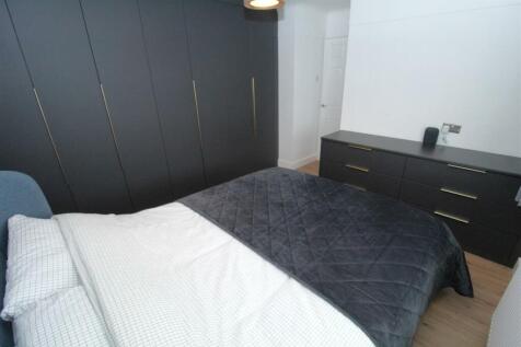Bed2b.JPG