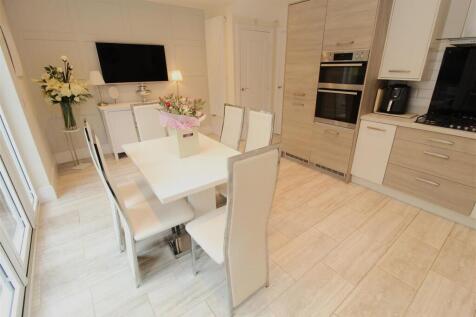Kitchen5.JPG