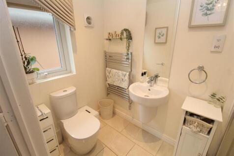 Ensuite1.JPG