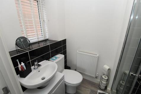 Ensuite.JPG