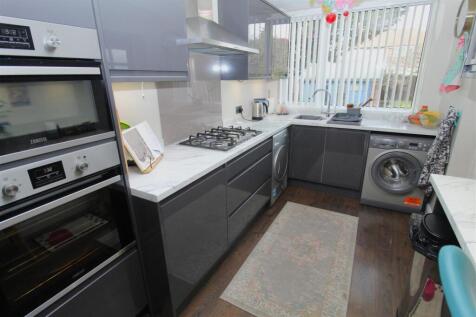 Kitchen3.JPG