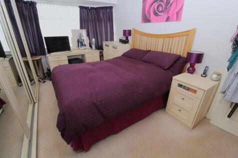 Bed1a.JPG
