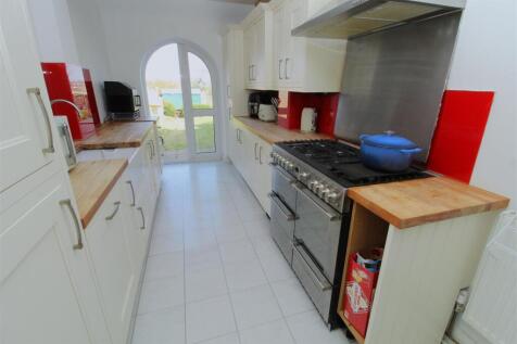 Kitchen2.JPG