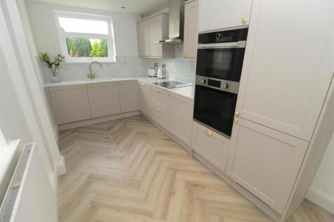 Kitchen1.JPG