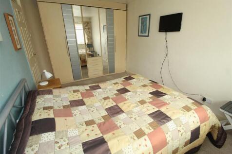 Bed1a.JPG