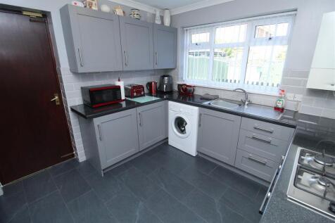 Kitchen1.JPG