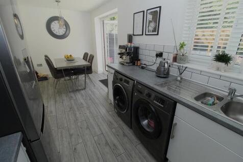 Kitchen5.JPG