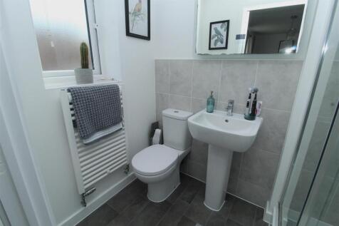 Ensuite.JPG