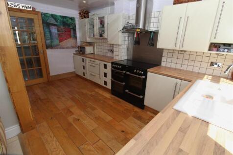Kitchen1.JPG