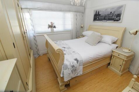 Bed1aa.JPG