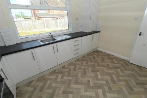 Kitchen1.JPG