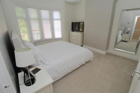 Bed1a.JPG