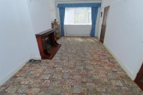 Living Room3.JPG