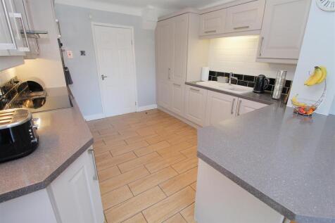 Kitchen1.JPG