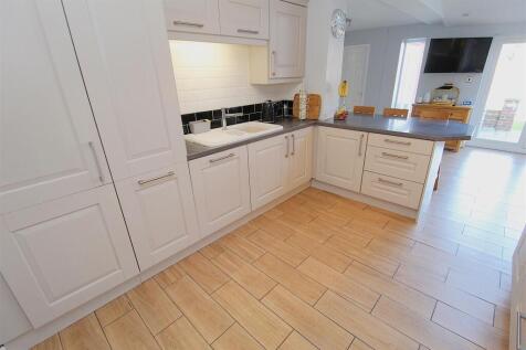Kitchen4.JPG