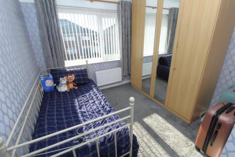 Bed4.JPG
