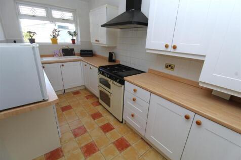 Kitchen2.JPG