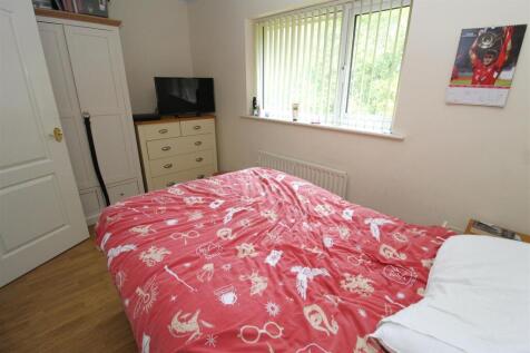 Bed1.JPG