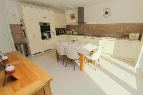 Kitchen4.JPG