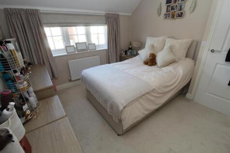 Bed3a.JPG