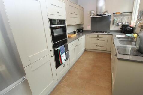 Kitchen2.JPG