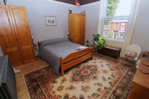 Bed3.JPG