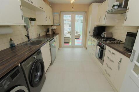 Kitchen3.JPG