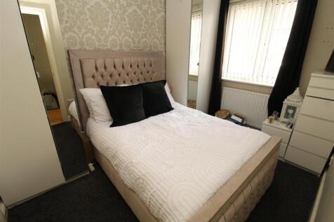 Bed1.JPG