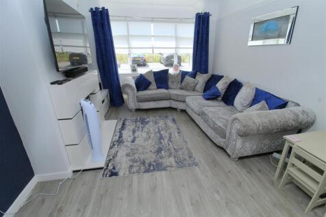 Lounge.JPG