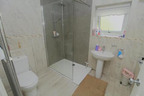 ensuite1.JPG