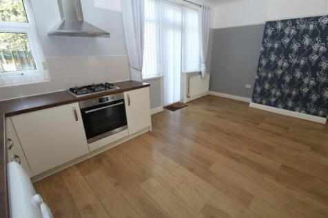 Kitchen2.JPG