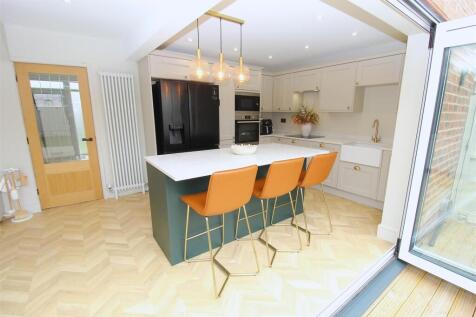 Kitchen4.JPG