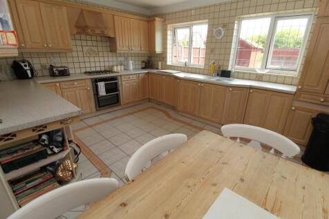 Kitchen4.JPG