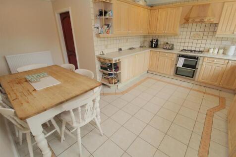 Kitchen7.JPG