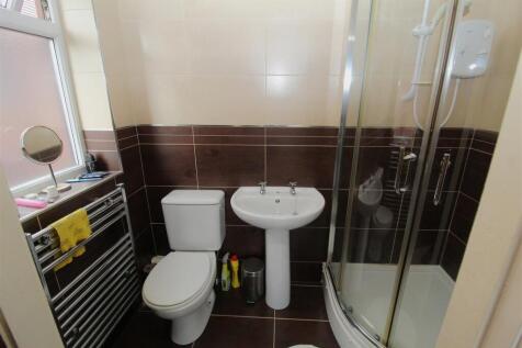 Ensuite.JPG