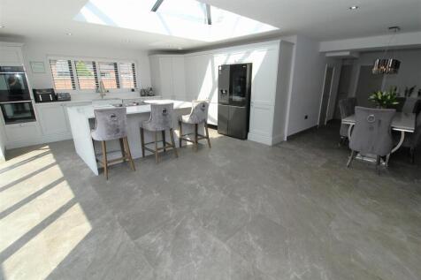 Kitchen5.JPG