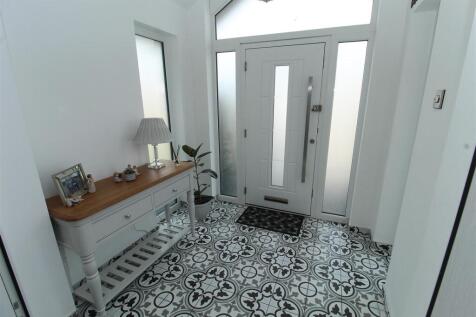 Porch1.JPG