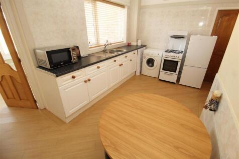 Kitchen2.JPG