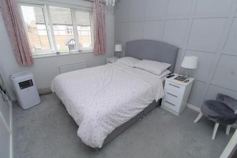 Bed1a.JPG