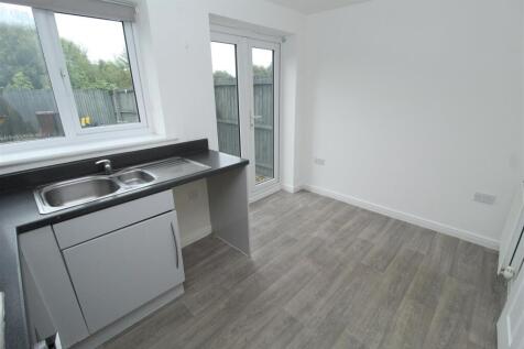 Kitchen2.JPG