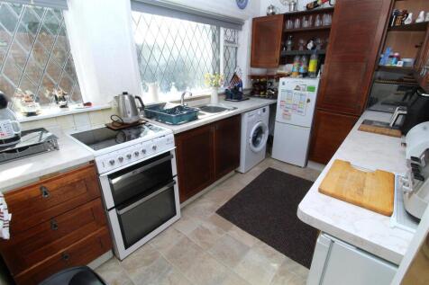 Kitchen2.JPG