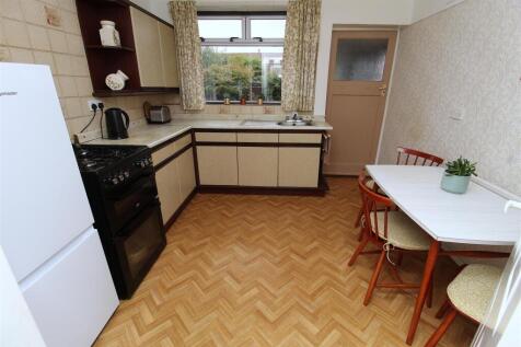 Kitchen3.JPG