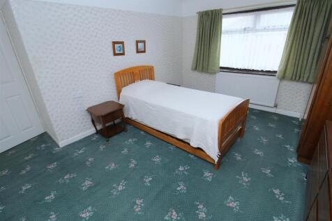 Bed1b.JPG