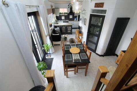 Kitchen8.JPG