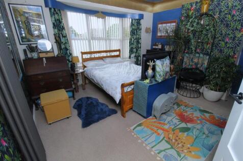 Bed1.JPG