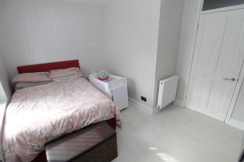 Bed1a.JPG